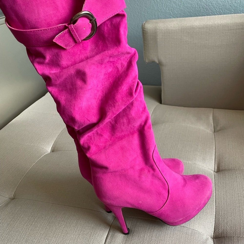 💕Attention grabbing 💕 pink slouchy boots 💕